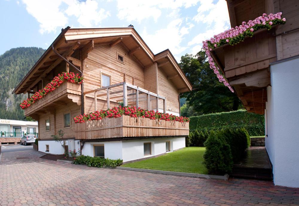 Chalet - Appartements Julitta Mayrhofen Luaran gambar